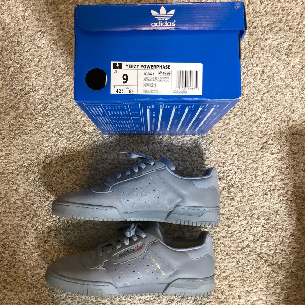 Adidas Yeezy Powerphase size 9 grey